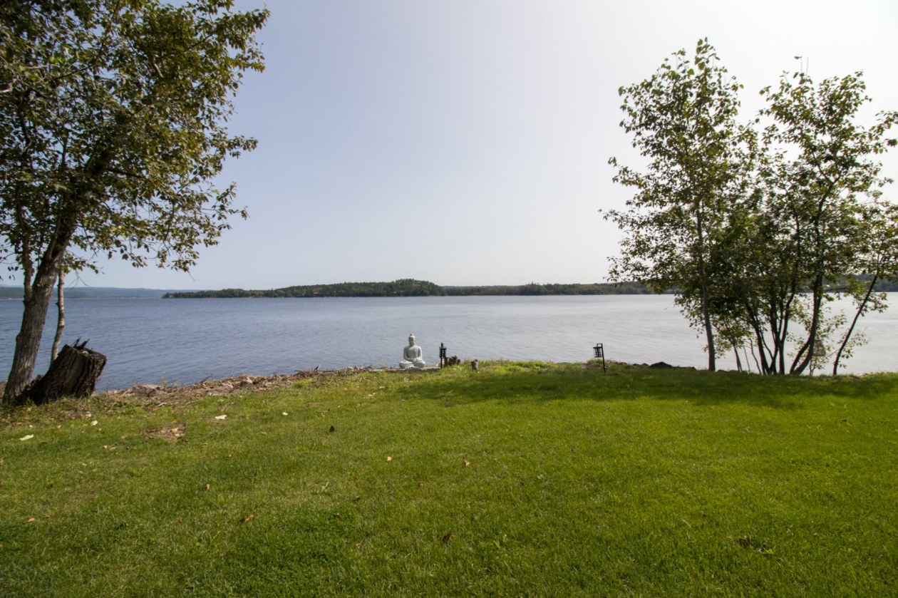 Bord de l'eau — 807 Route de Tadoussac, Saguenay