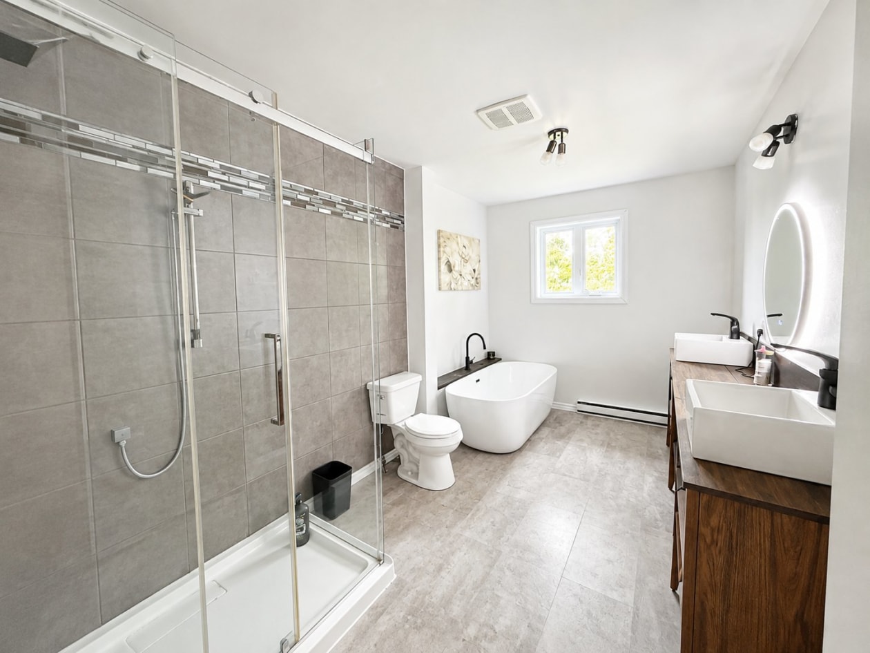 Salle de bains — 751 Rue du Parc, Saint-Honoré