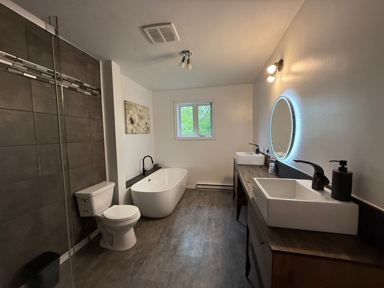Salle de bains — 751 Rue du Parc, Saint-Honoré