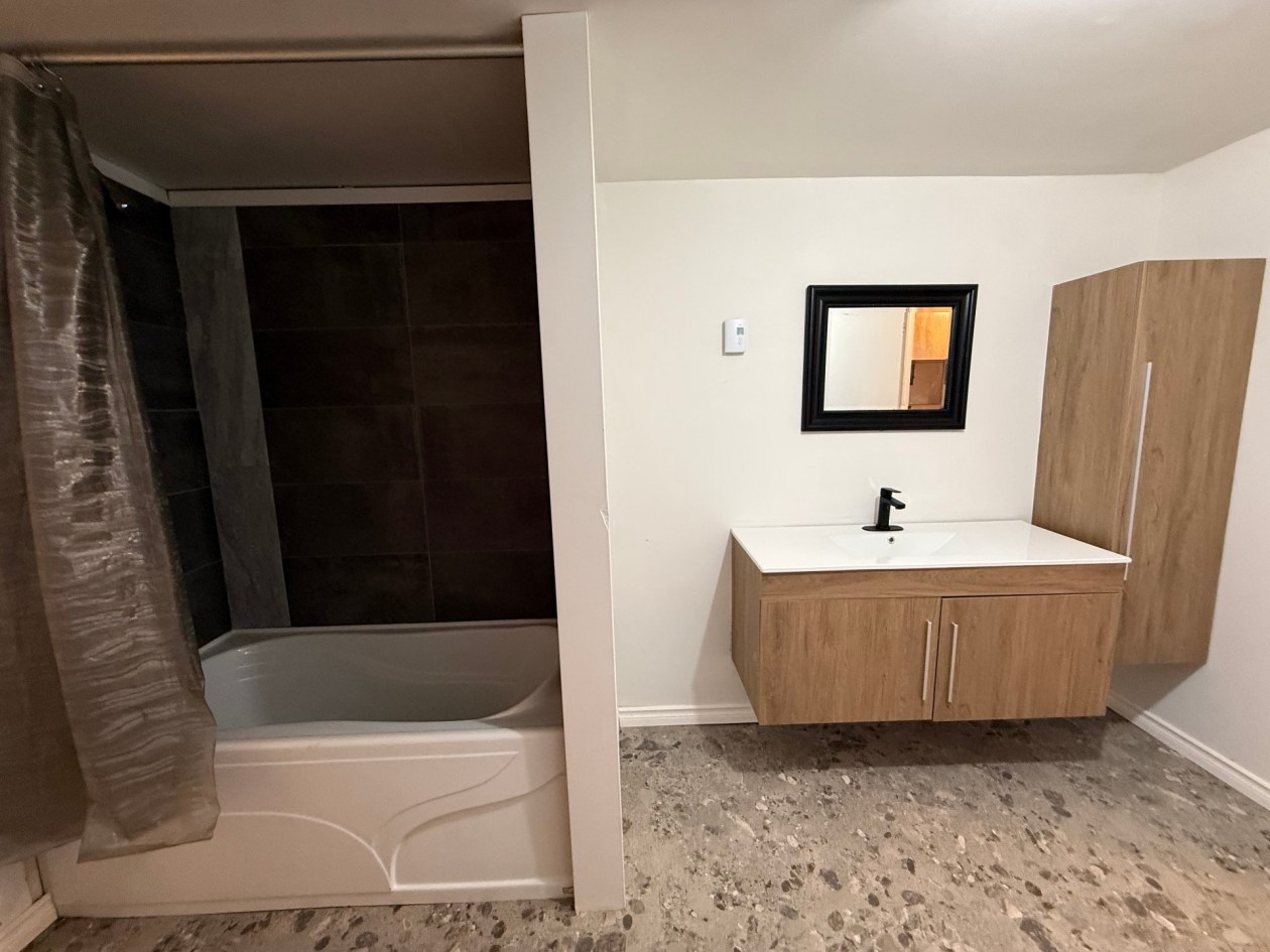 Salle de bains — 751 Rue du Parc, Saint-Honoré