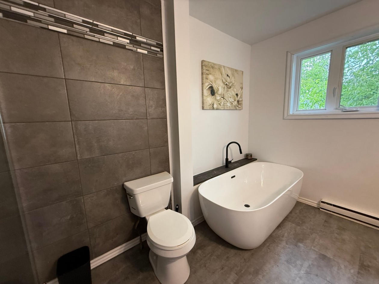 Salle de bains — 751 Rue du Parc, Saint-Honoré