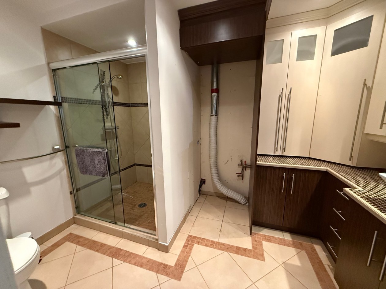 Salle de bains — 3801Z - 3803Z Boul. Martel, Saint-Honoré