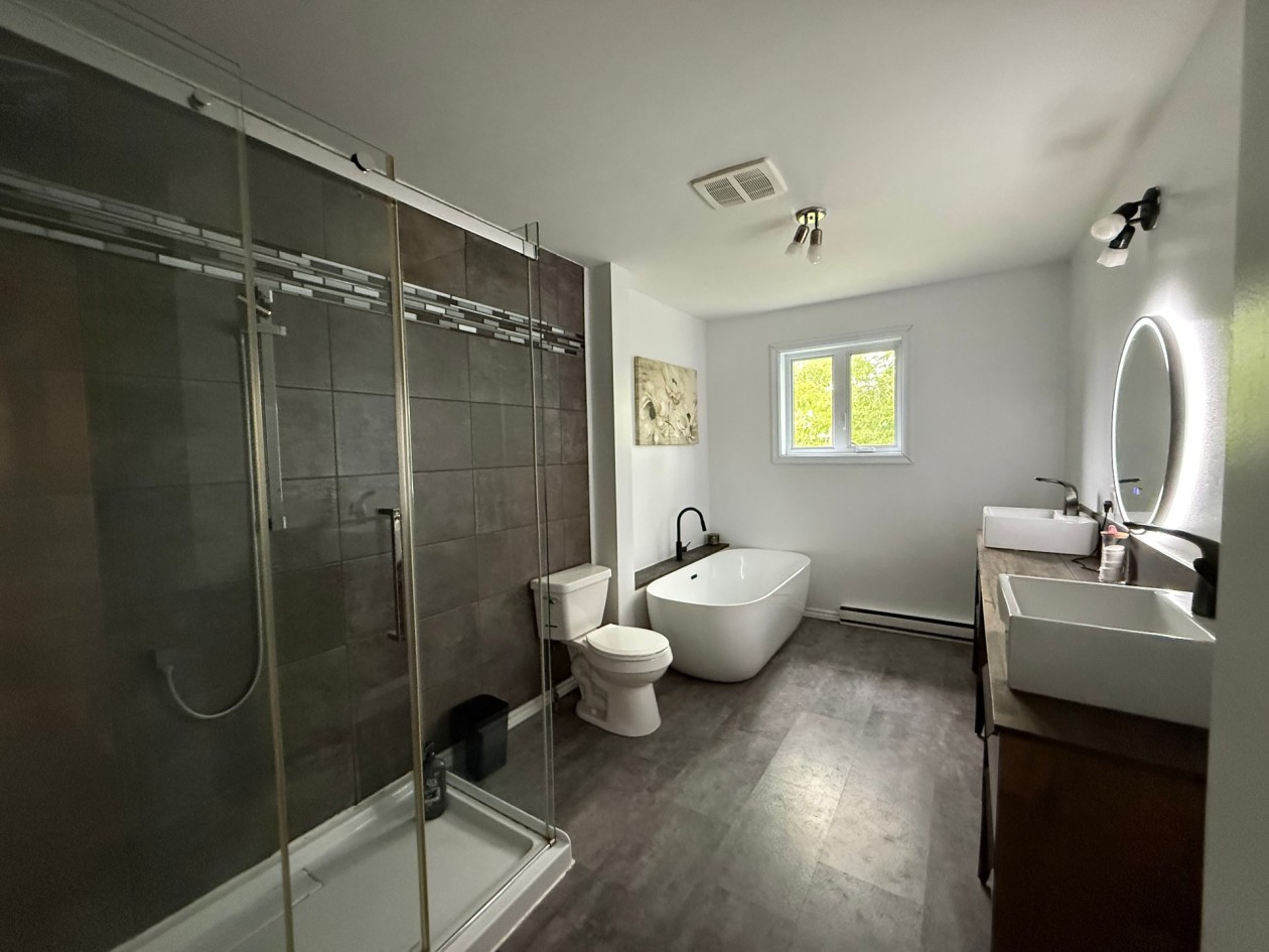 Salle de bains — 751 Rue du Parc, Saint-Honoré