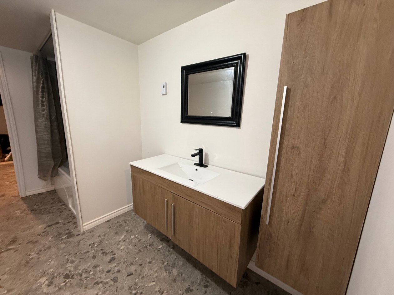 Salle de bains — 751 Rue du Parc, Saint-Honoré
