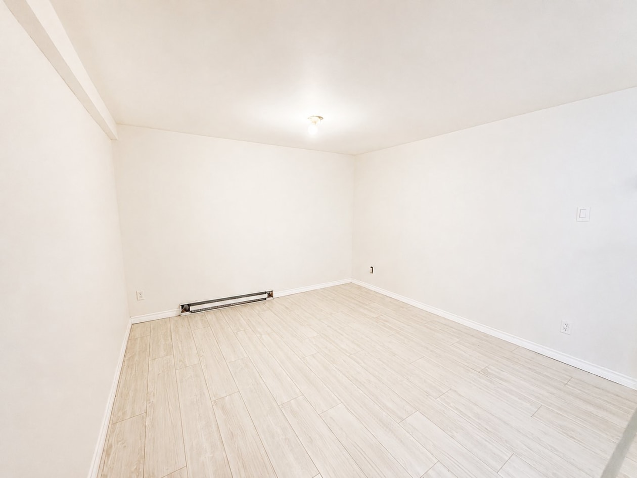 Salon — 751 Rue du Parc, Saint-Honoré
