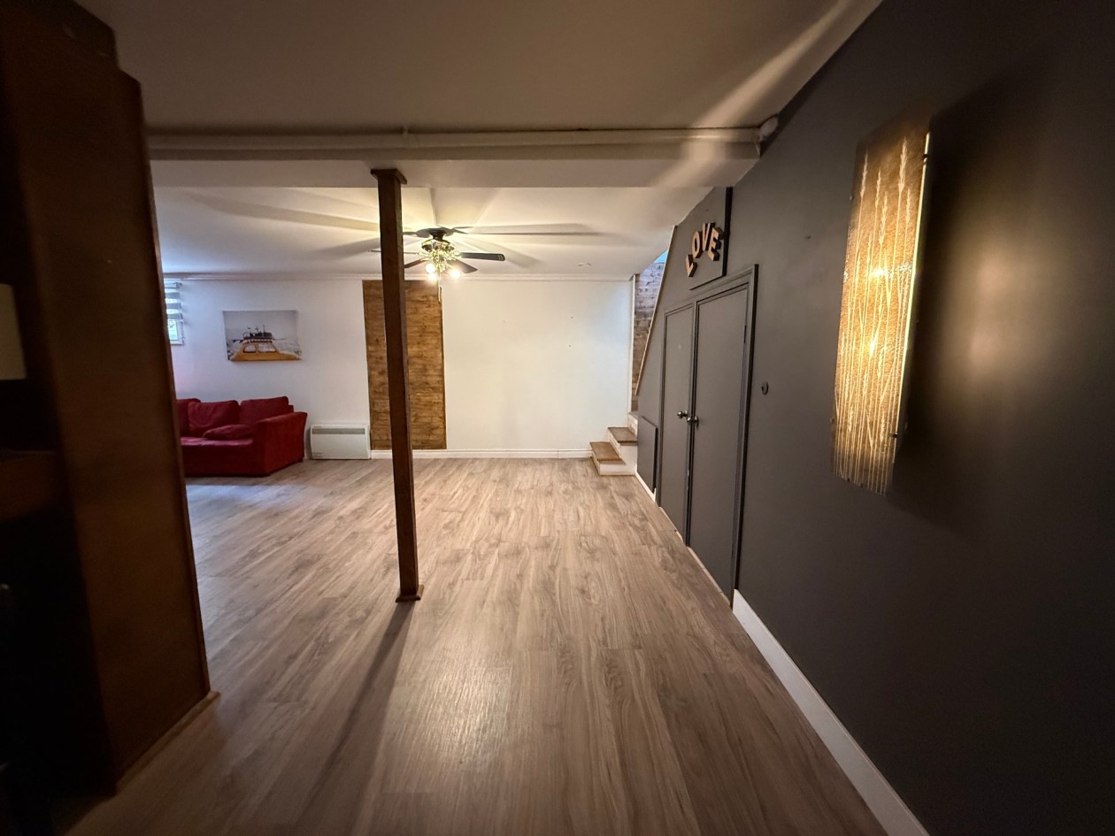 Salle familiale — 3801 - 3803 Boul. Martel, Saint-Honoré