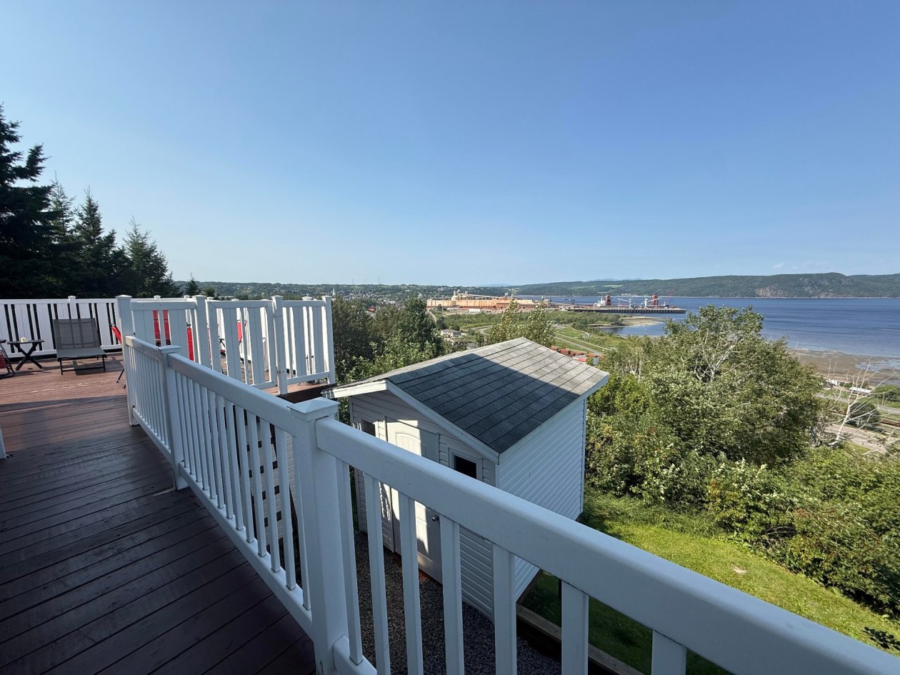 Balcon — 1162Z - 1164Z Av. Arthur-Beaulieu, Saguenay