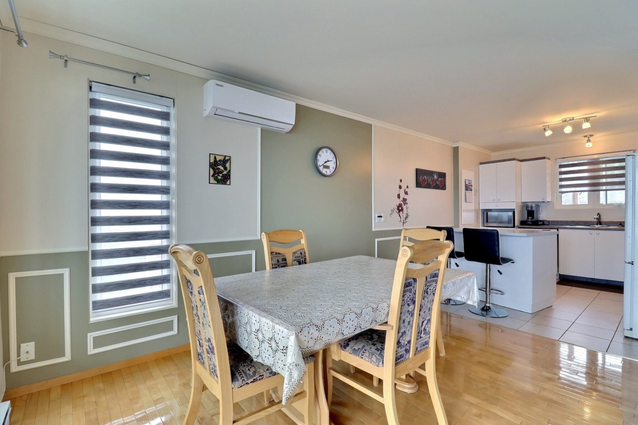 Salle à manger — 1162Z - 1164Z Av. Arthur-Beaulieu, Saguenay