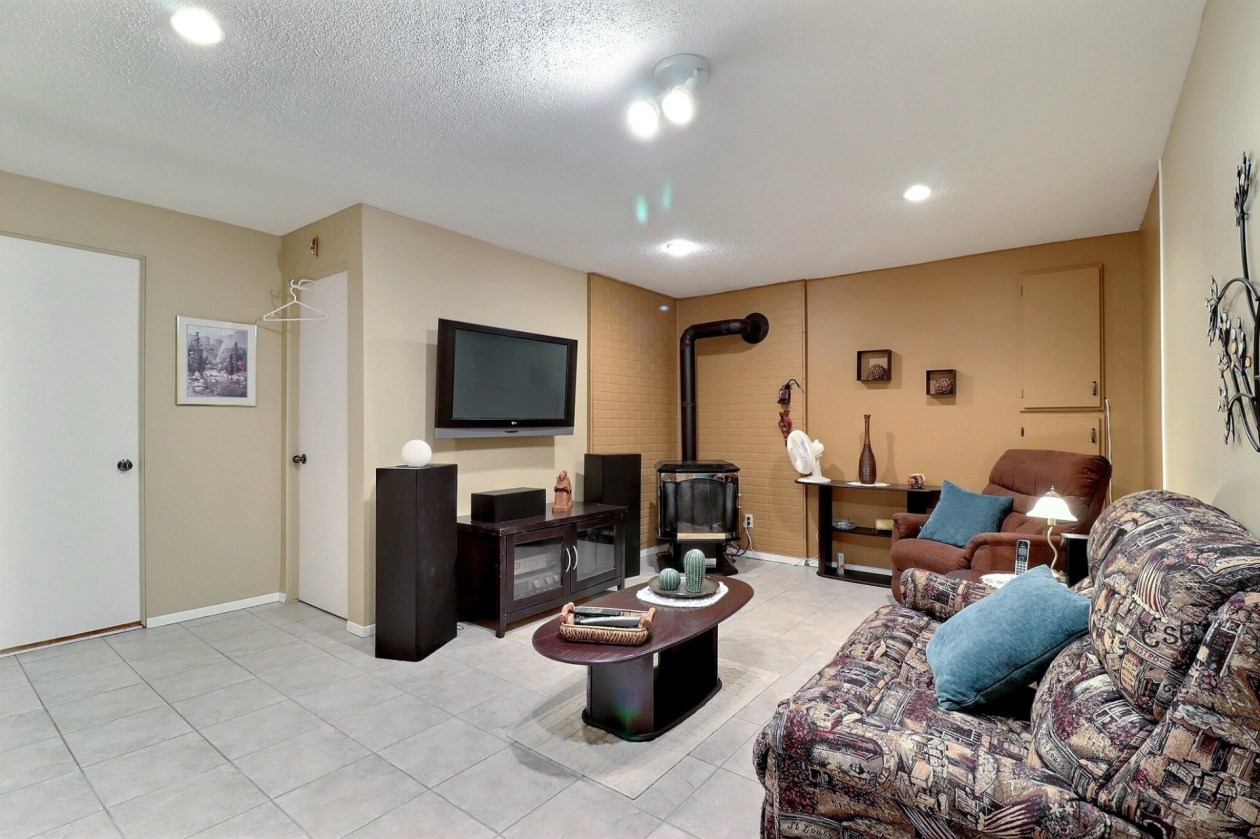 Salle familiale — 1162Z - 1164Z Av. Arthur-Beaulieu, Saguenay