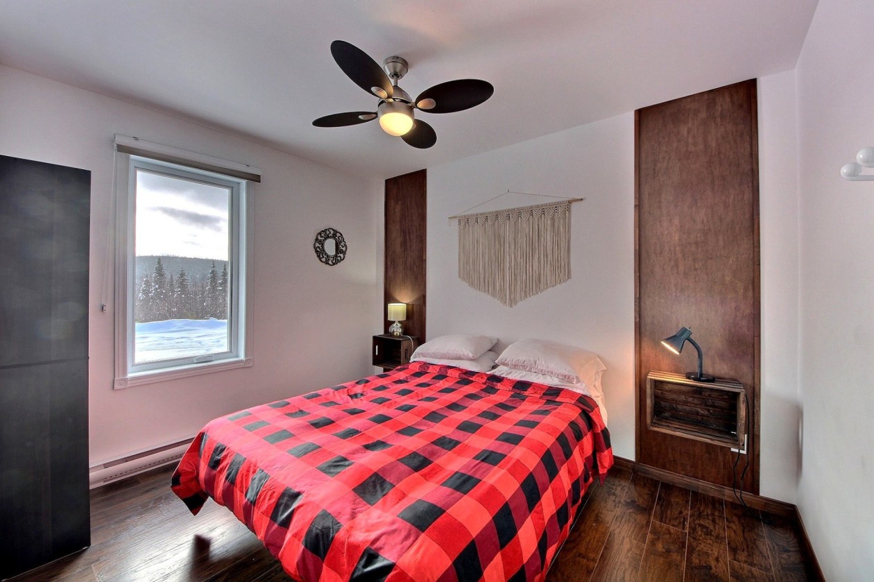 Chambre à coucher — 100 - 104 Ch. de la Vallée, Sainte-Rose-du-Nord