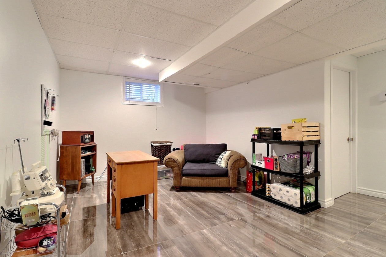 Salle familiale — 783 Rue De Quen, Saguenay