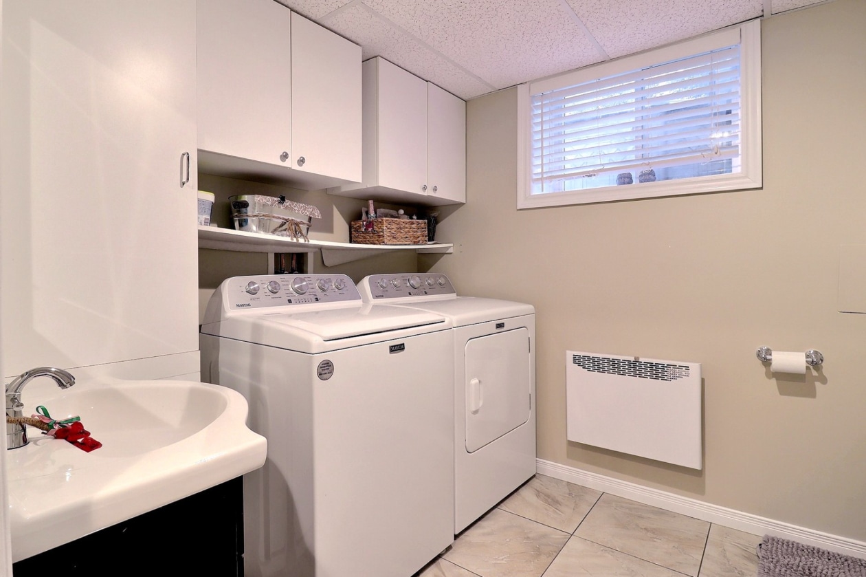 Salle de bains — 783 Rue De Quen, Saguenay