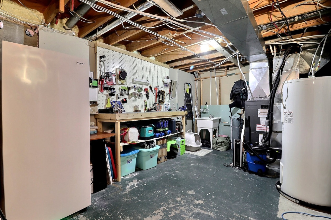 Atelier — 783 Rue De Quen, Saguenay