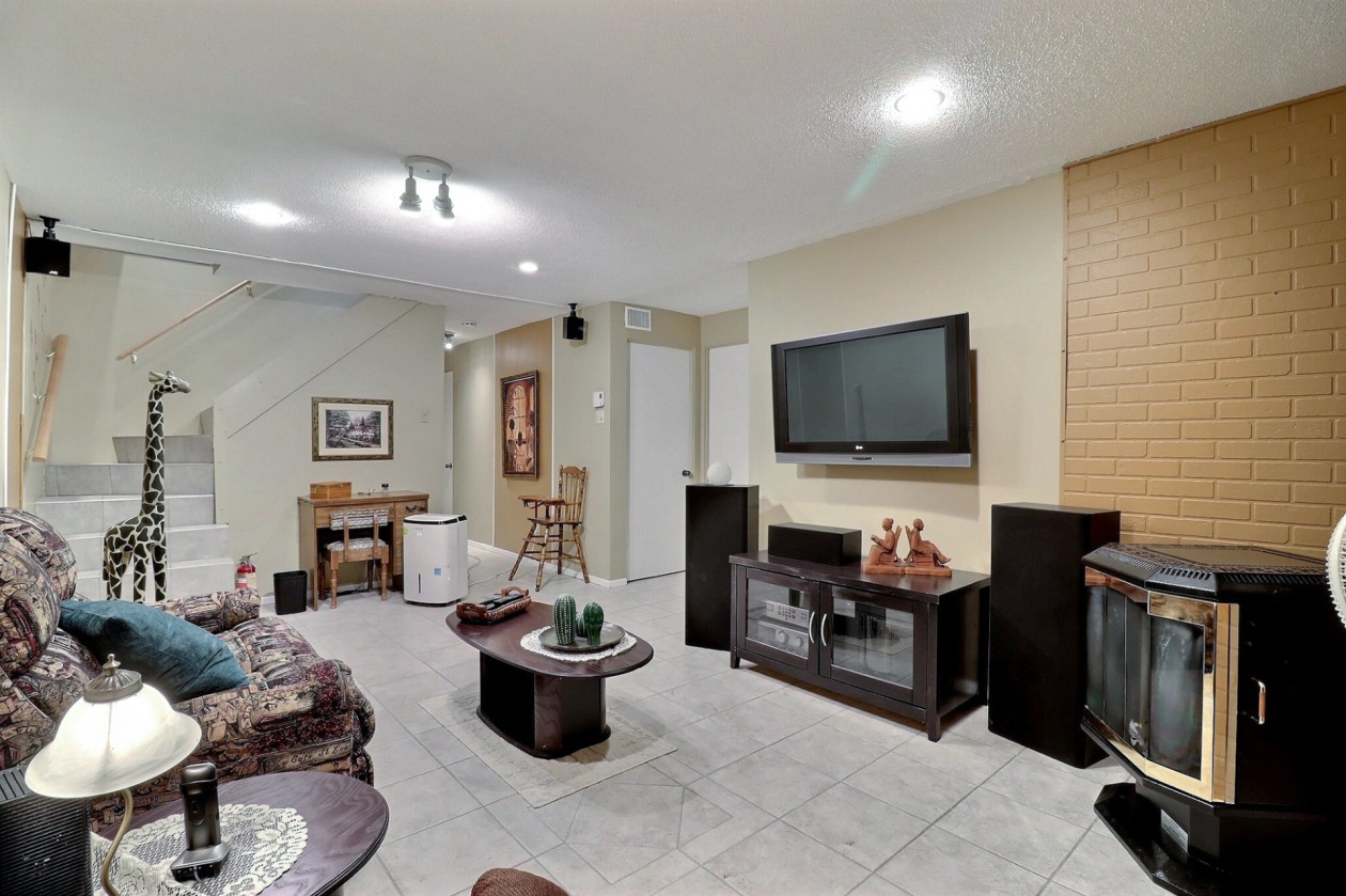 Salle familiale — 1162Z - 1164Z Av. Arthur-Beaulieu, Saguenay