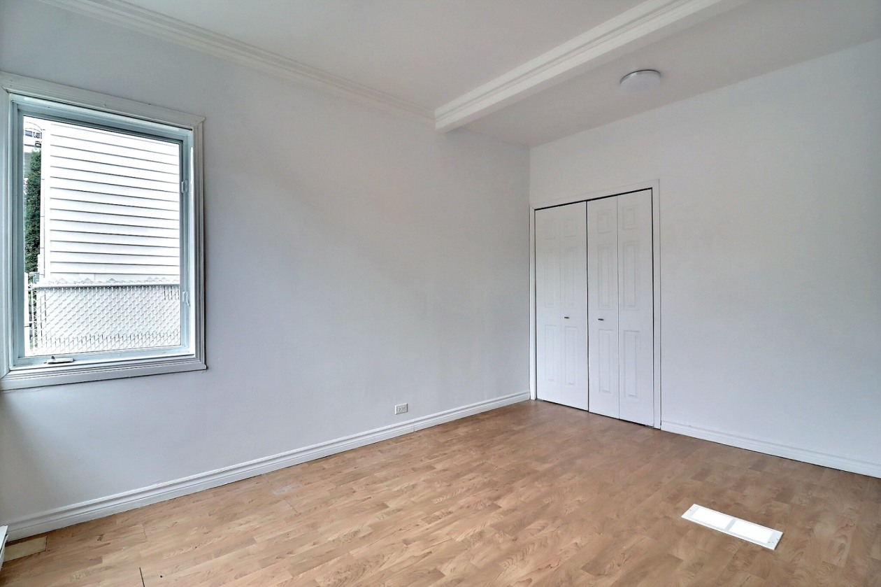 Chambre à coucher principale — 1242 - 1244 2e Avenue, Saguenay