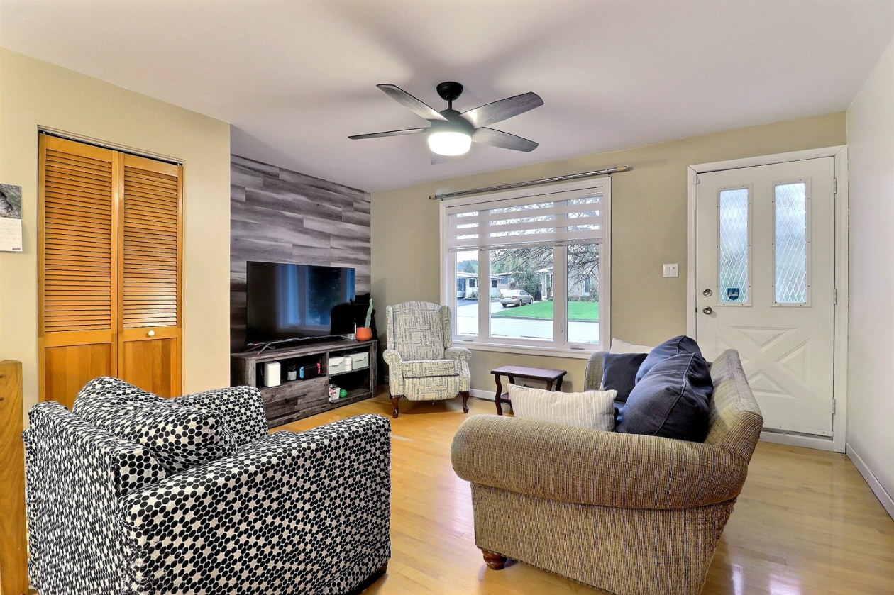 Salon — 783 Rue De Quen, Saguenay