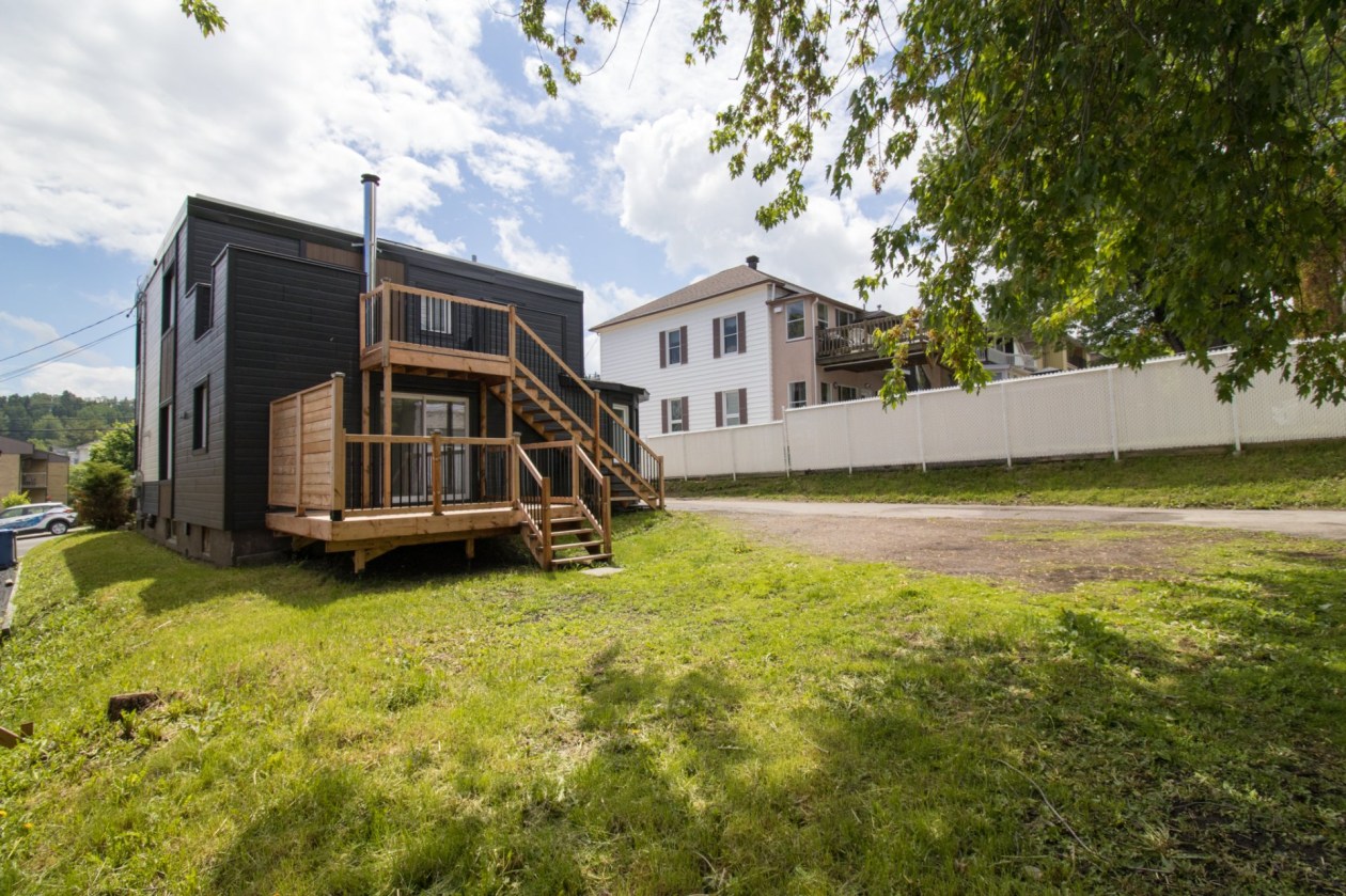 Face arrière — 1242 - 1244 2e Avenue, Saguenay