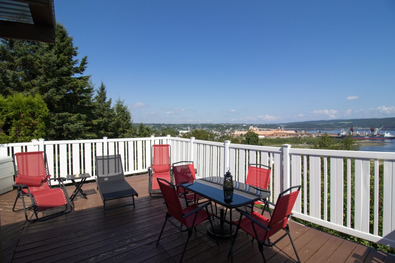 Terrasse — 1162 - 1164 Av. Arthur-Beaulieu, Saguenay