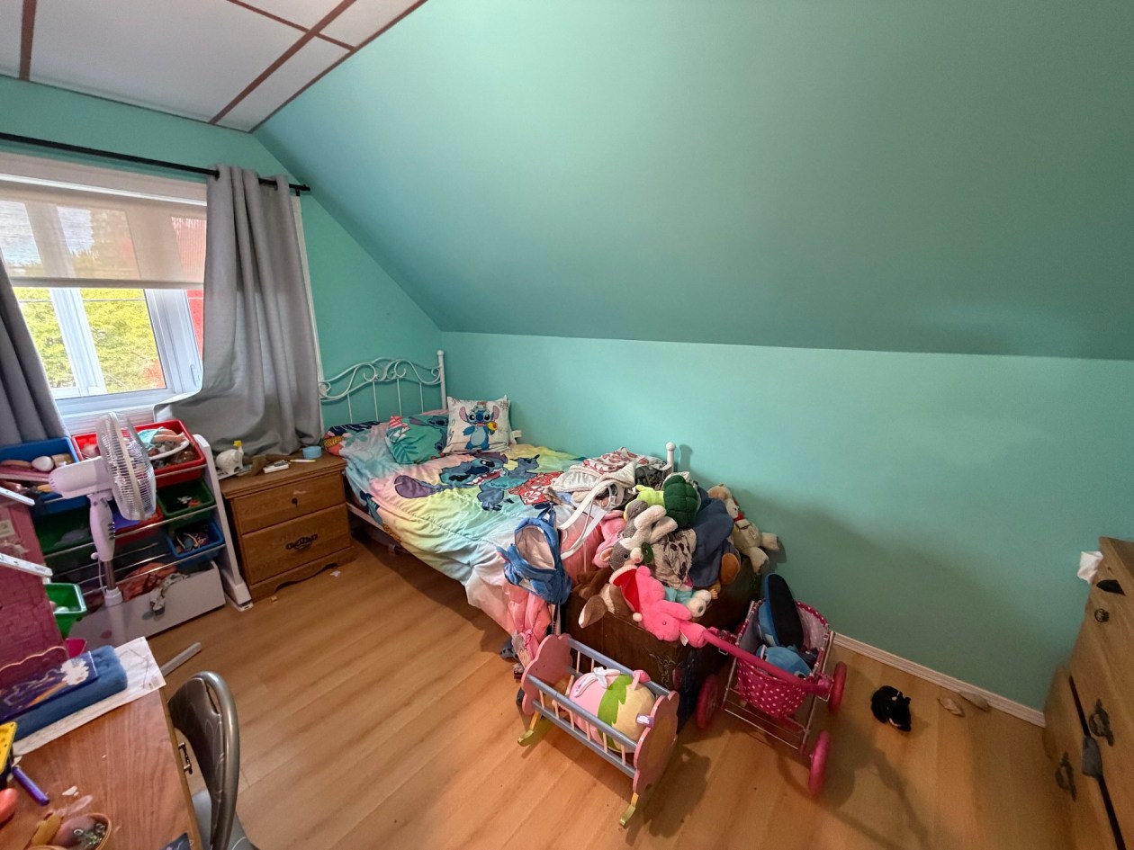 Chambre à coucher — 1885 Rue Fortier, Saguenay