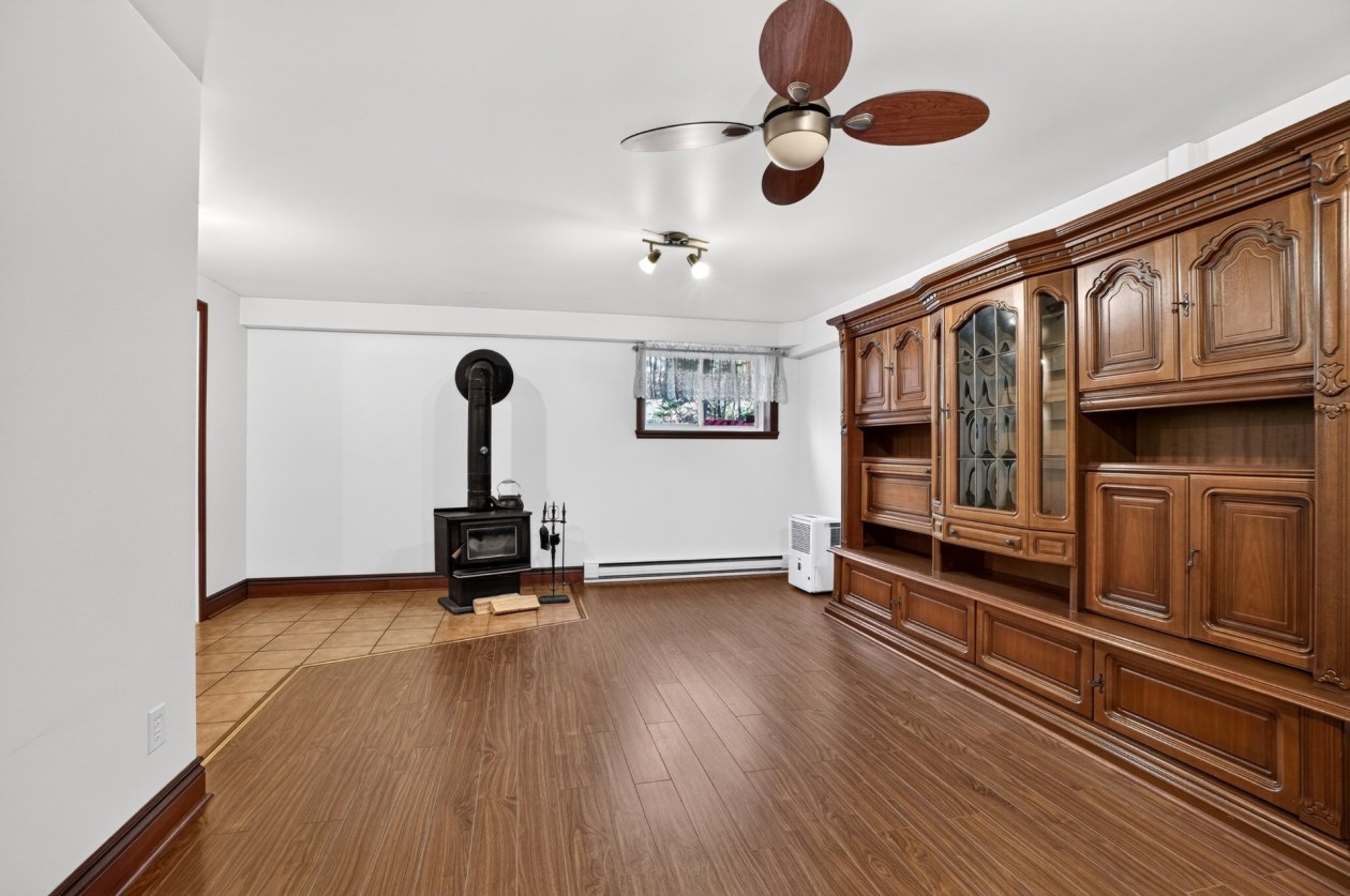 Salle familiale — 2355 Ch. de la Grande-Vallée, Chertsey