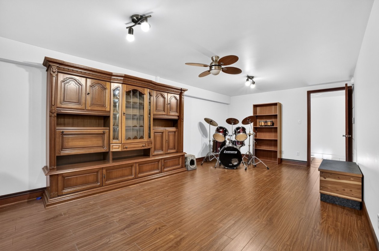 Salle familiale — 2355 Ch. de la Grande-Vallée, Chertsey