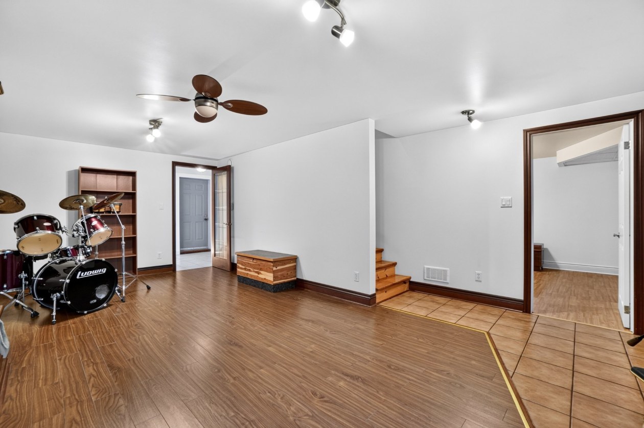Salle familiale — 2355 Ch. de la Grande-Vallée, Chertsey
