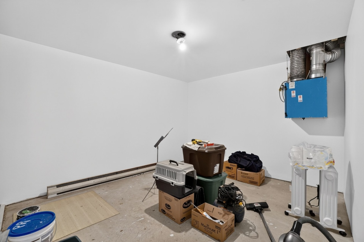 Rangement — 2355 Ch. de la Grande-Vallée, Chertsey