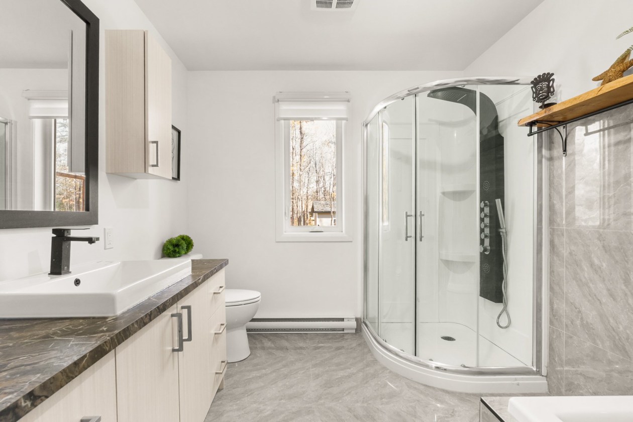 Salle de bains — 121 Rue Jacques, Trois-Rivières