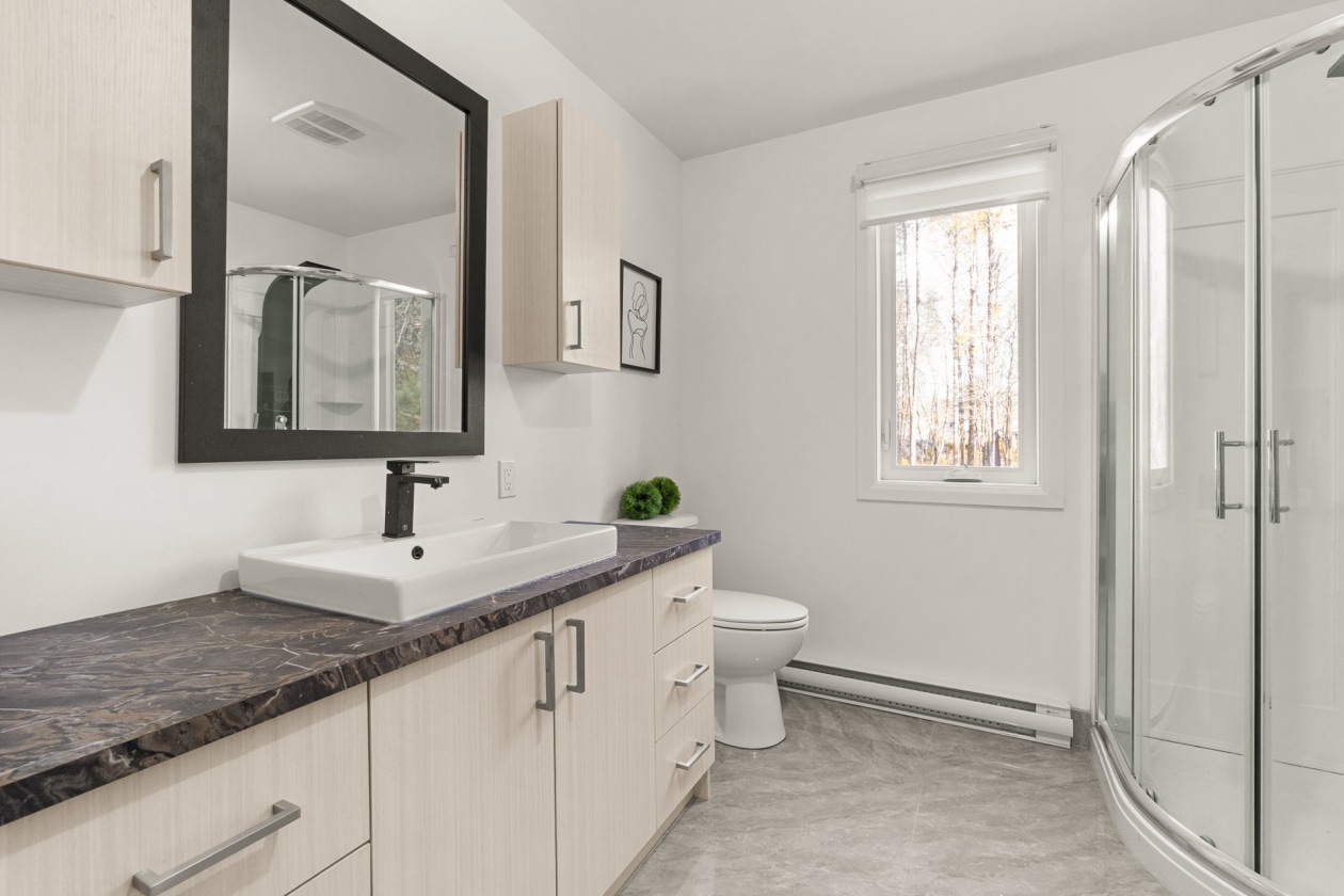 Salle de bains — 121 Rue Jacques, Trois-Rivières