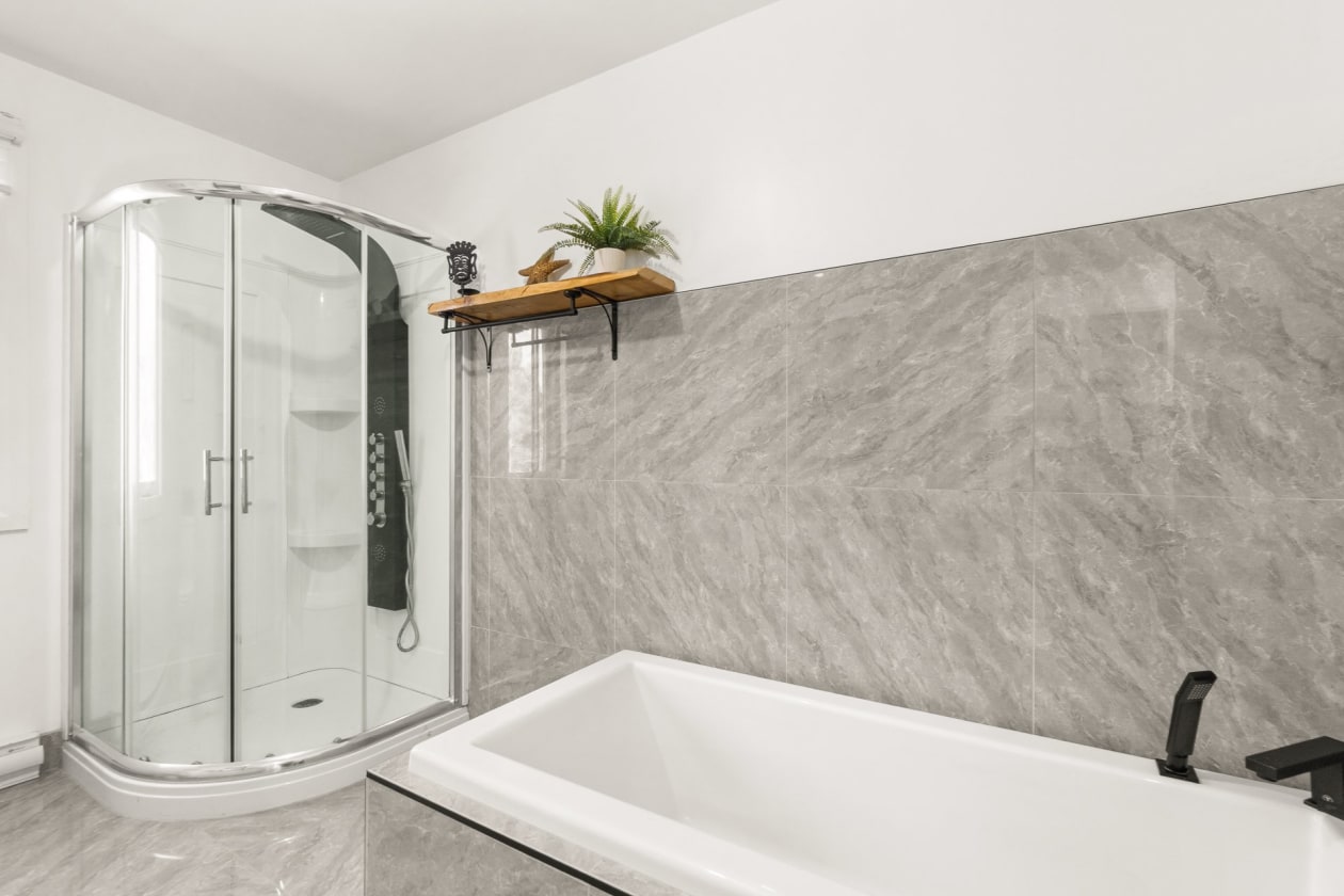 Salle de bains — 121 Rue Jacques, Trois-Rivières