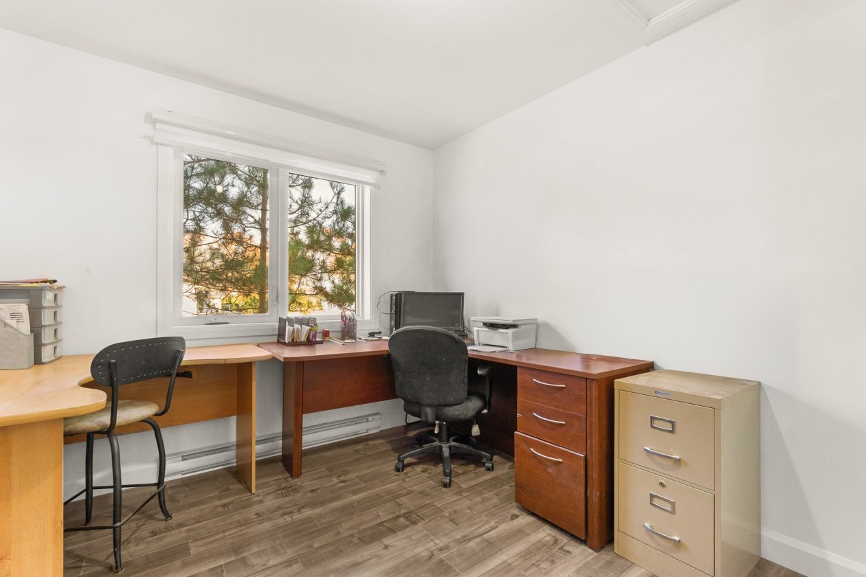 Bureau — 121 Rue Jacques, Trois-Rivières