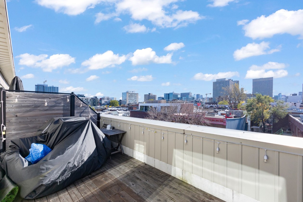 Terrasse — 1256 Boul. De Maisonneuve E., Montréal