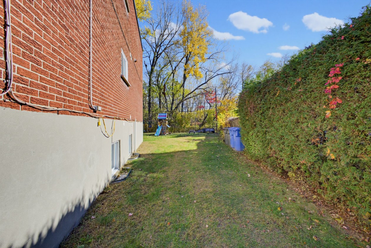 Cour — 46 - 50 Rue Montcalm, Blainville