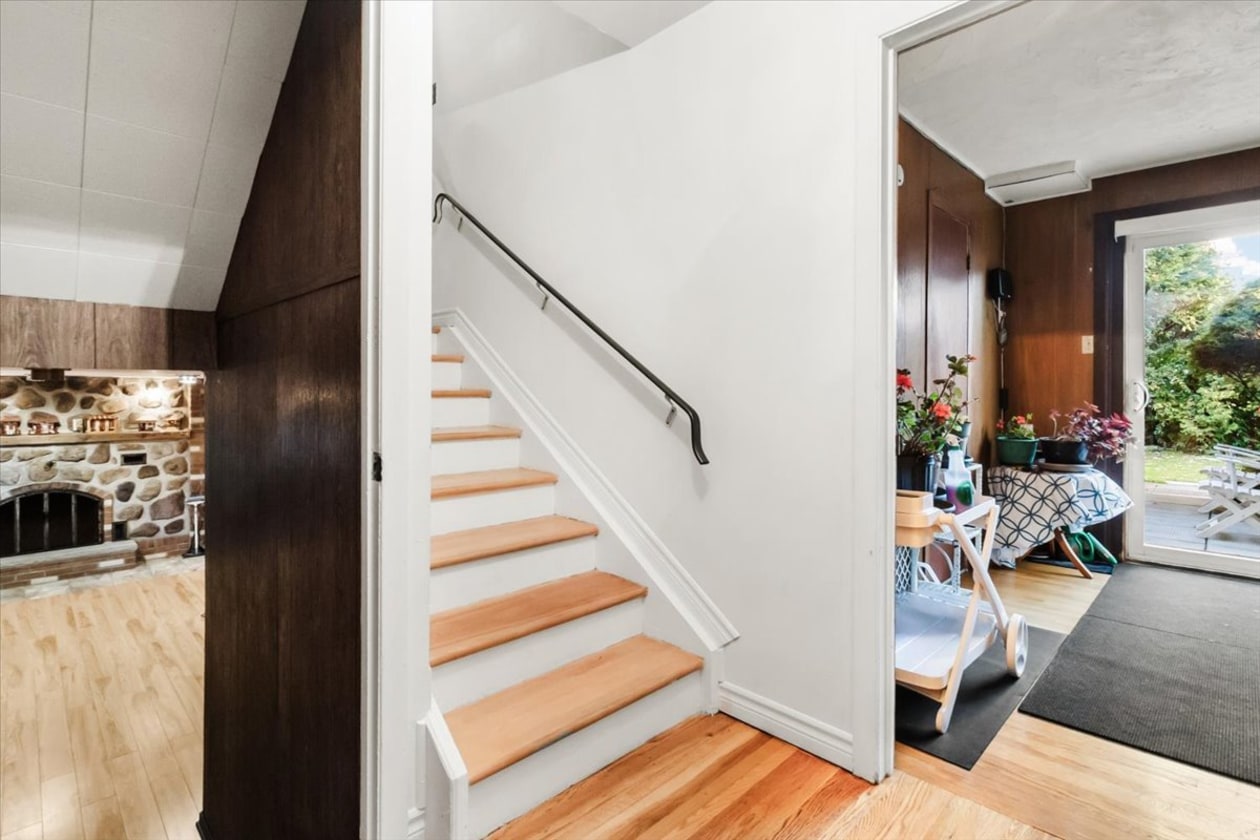 Escalier — 12796 Rue Charny, Montréal