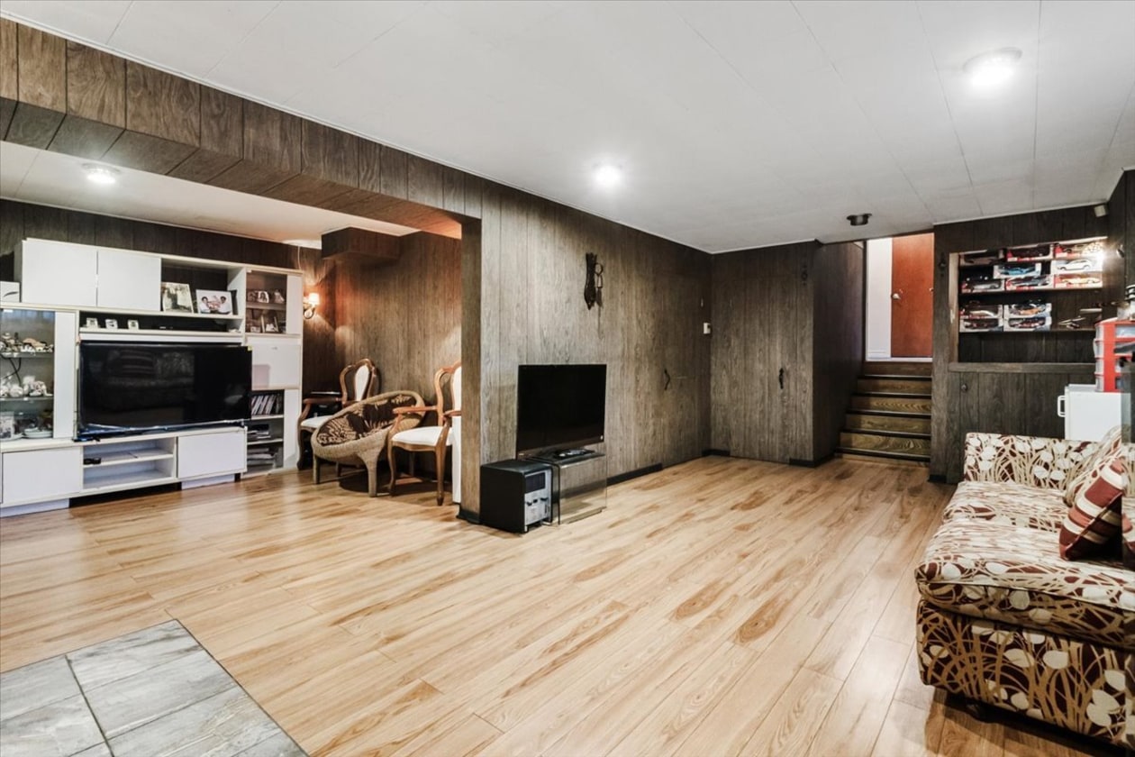 Salle de jeux — 12796 Rue Charny, Montréal