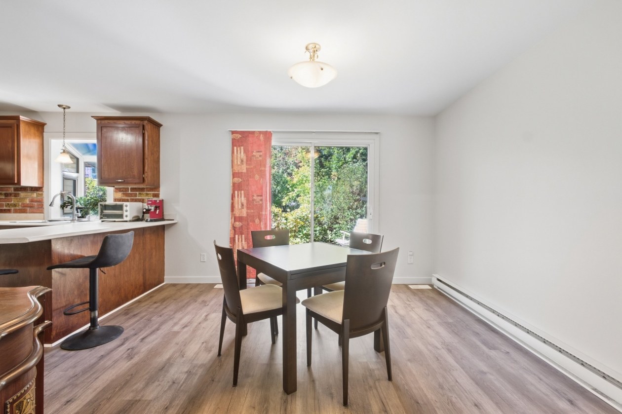 Salle à manger — 939 Rue de la Seine, Boucherville