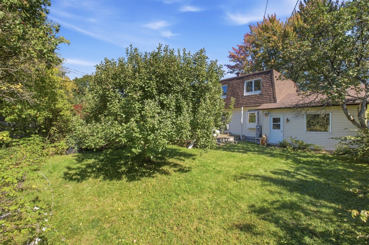 Cour — 939 Rue de la Seine, Boucherville