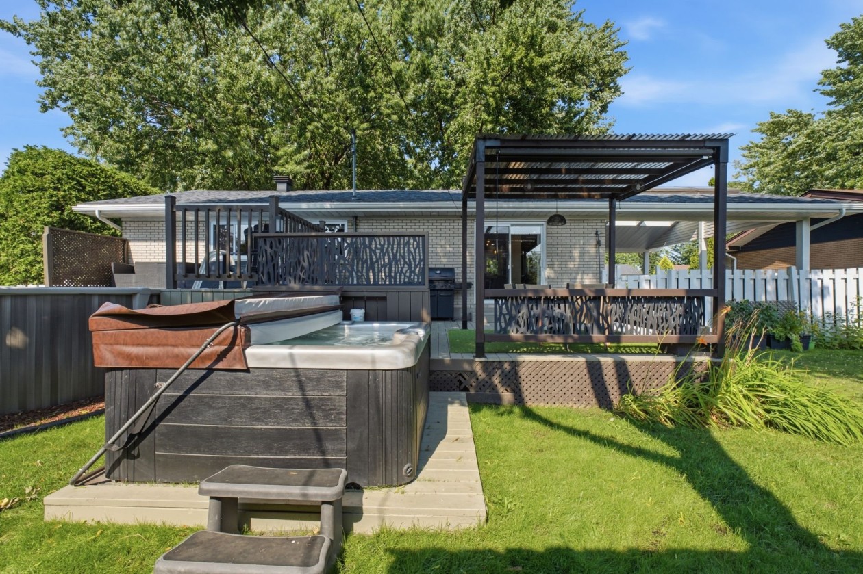Cour — 71 Rue De Mésy, Boucherville