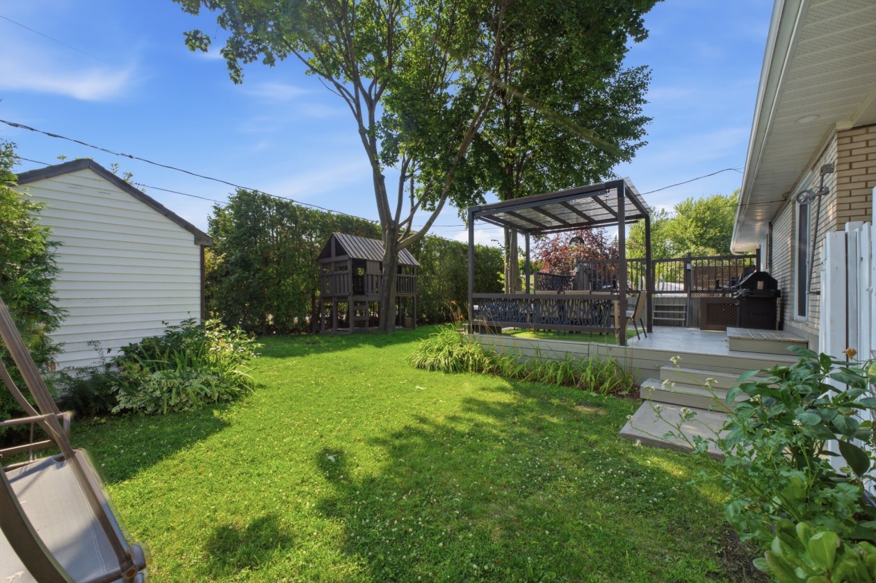 Cour — 71 Rue De Mésy, Boucherville