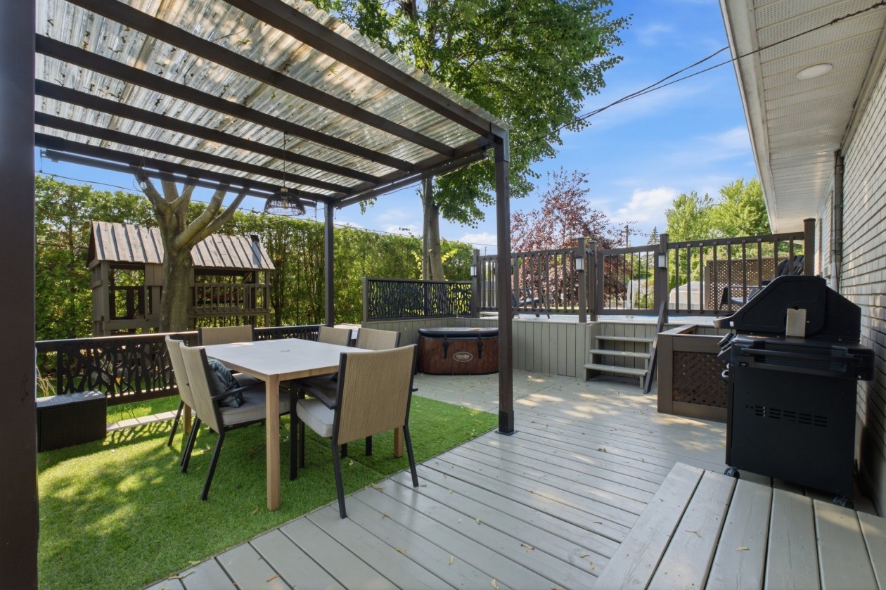 Cour — 71 Rue De Mésy, Boucherville