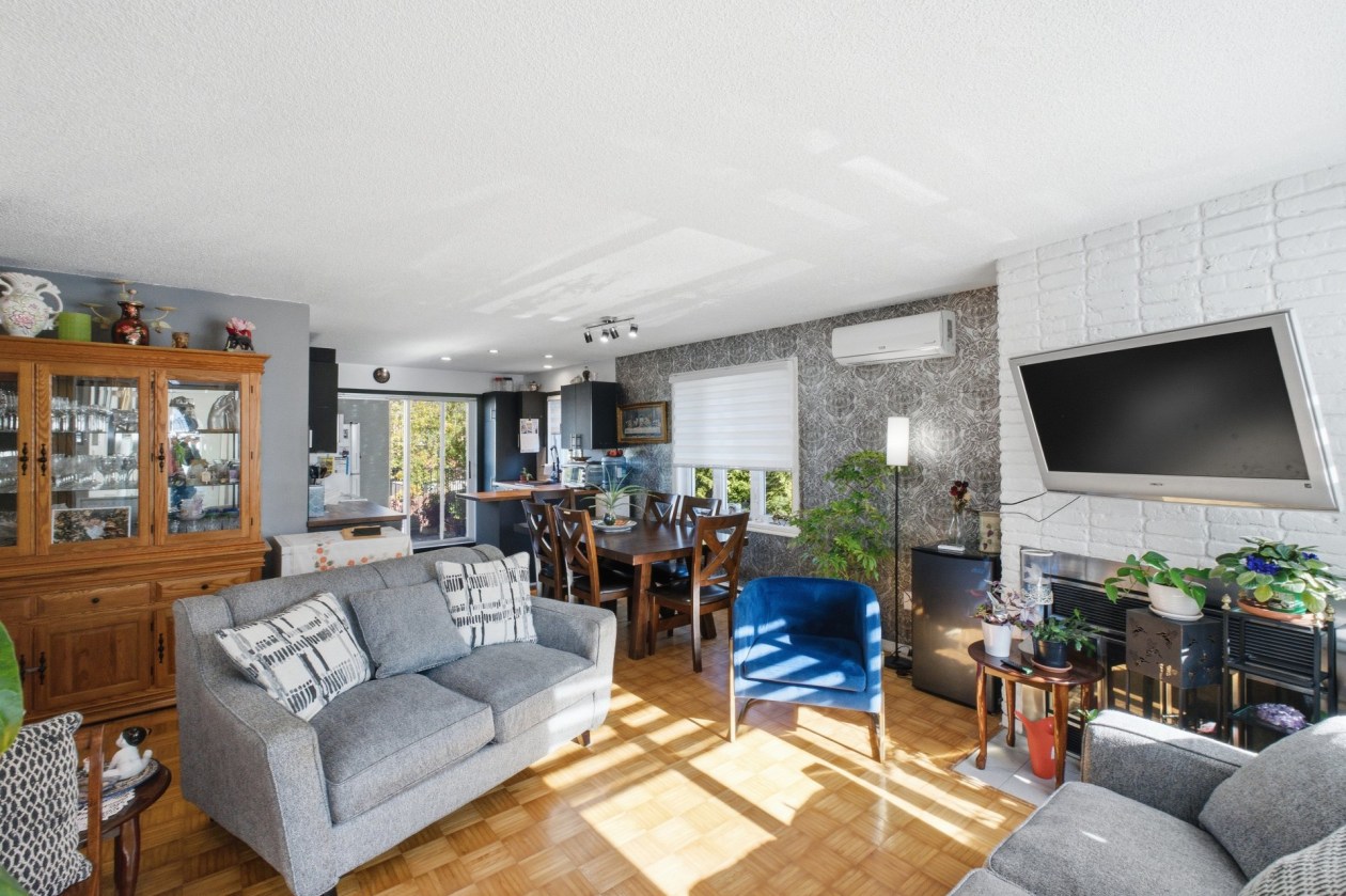 Salon — 1643 - 1647 Rue Godin, Longueuil