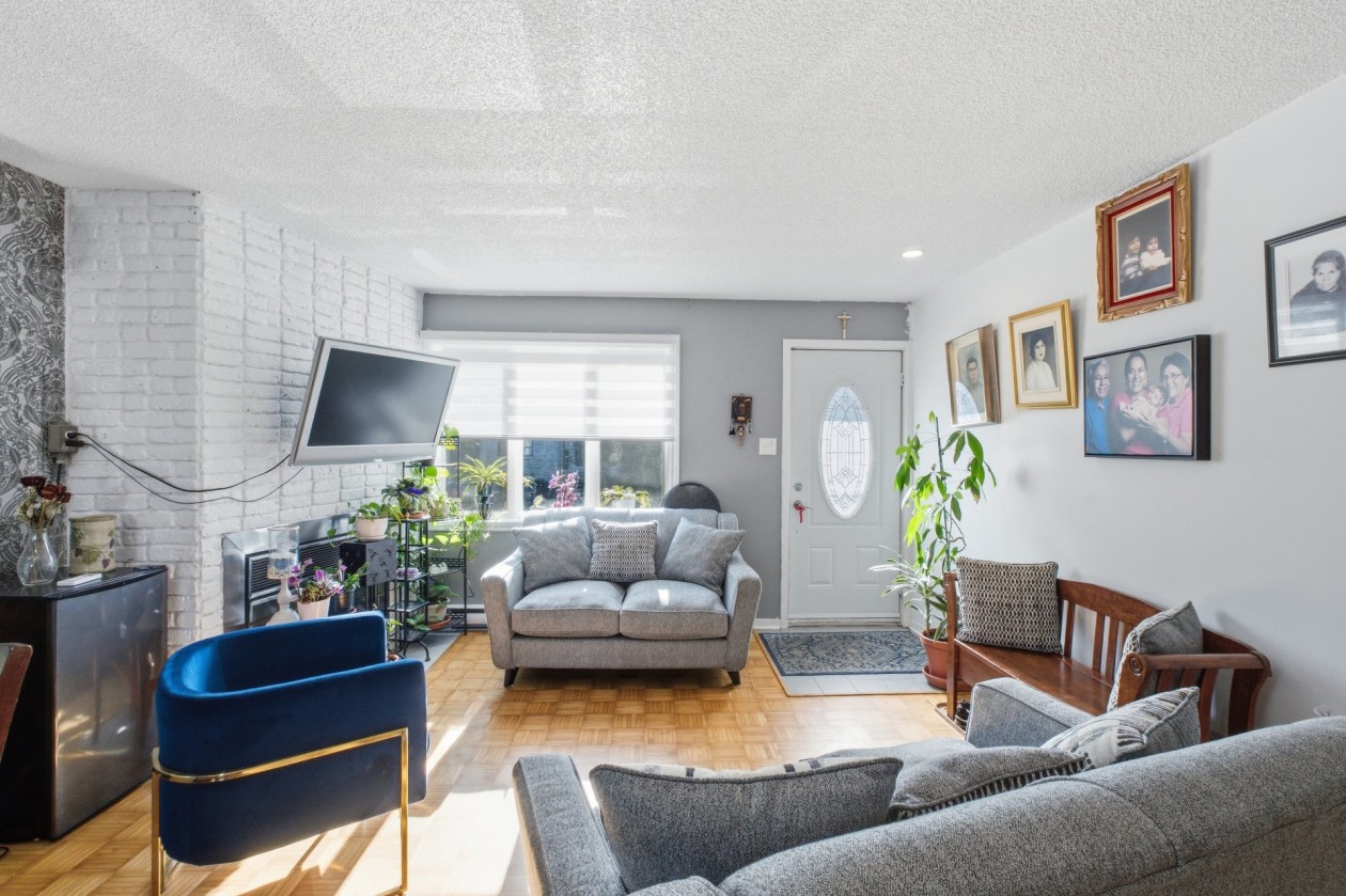 Salon — 1643 - 1647 Rue Godin, Longueuil