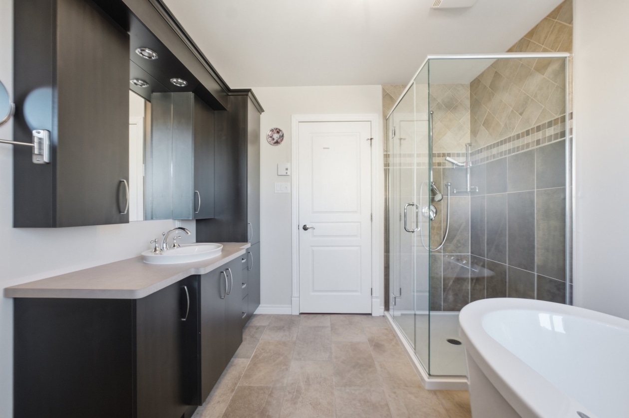 Salle de bains — 1076 Boul. Sir-Wilfrid-Laurier, Mont-Saint-Hilaire