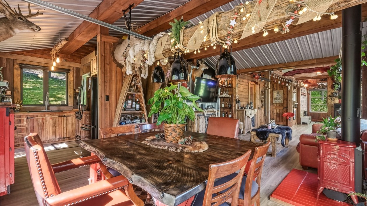 Salle à manger — 179 Route 143, Saint-François-du-Lac