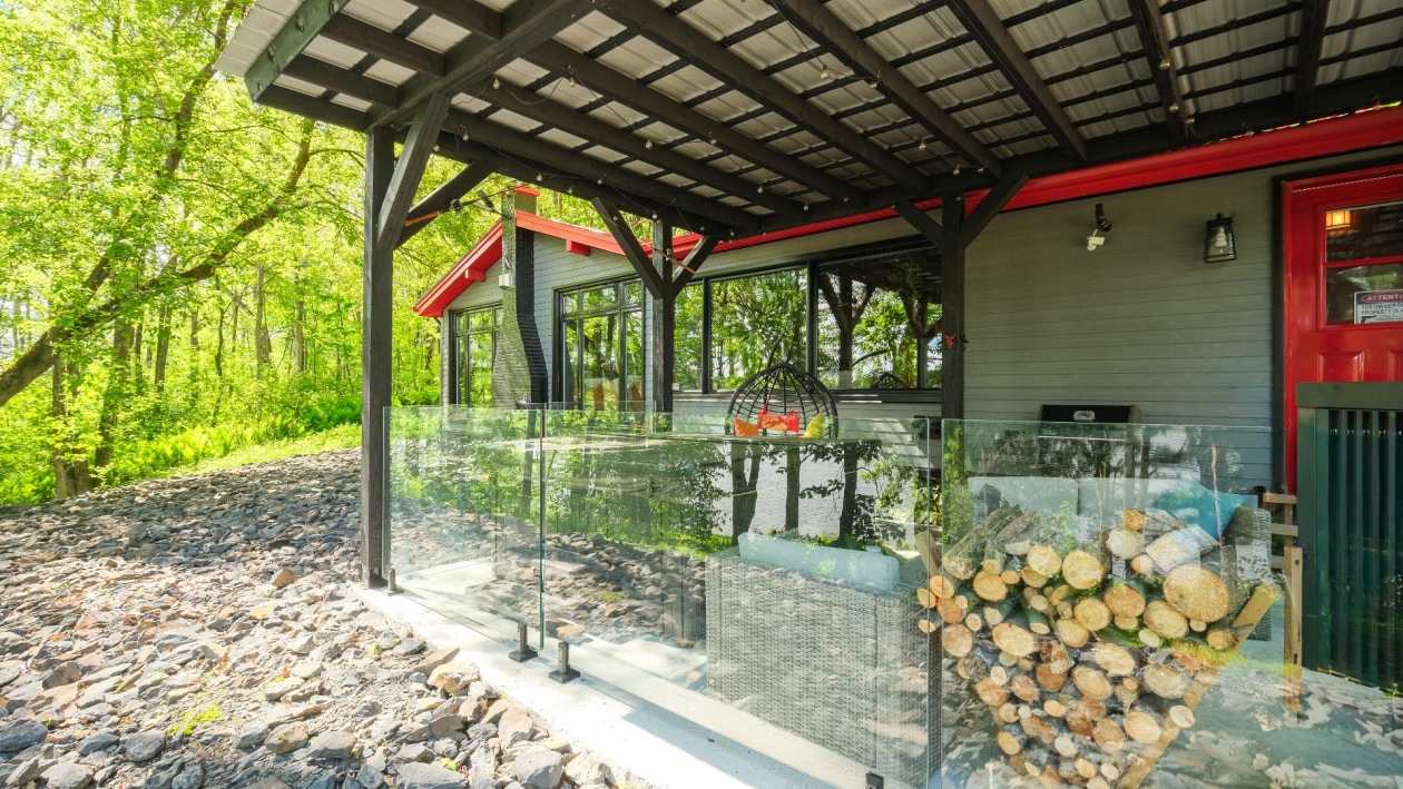 Terrasse — 179 Route 143, Saint-François-du-Lac