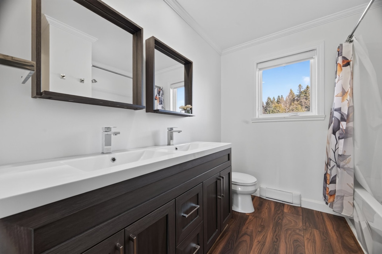 Salle de bains — 175 Route 293 N., Saint-Jean-de-Dieu