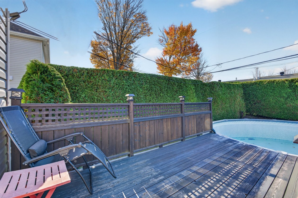 Terrasse — 13937 Rue Picasso, Québec