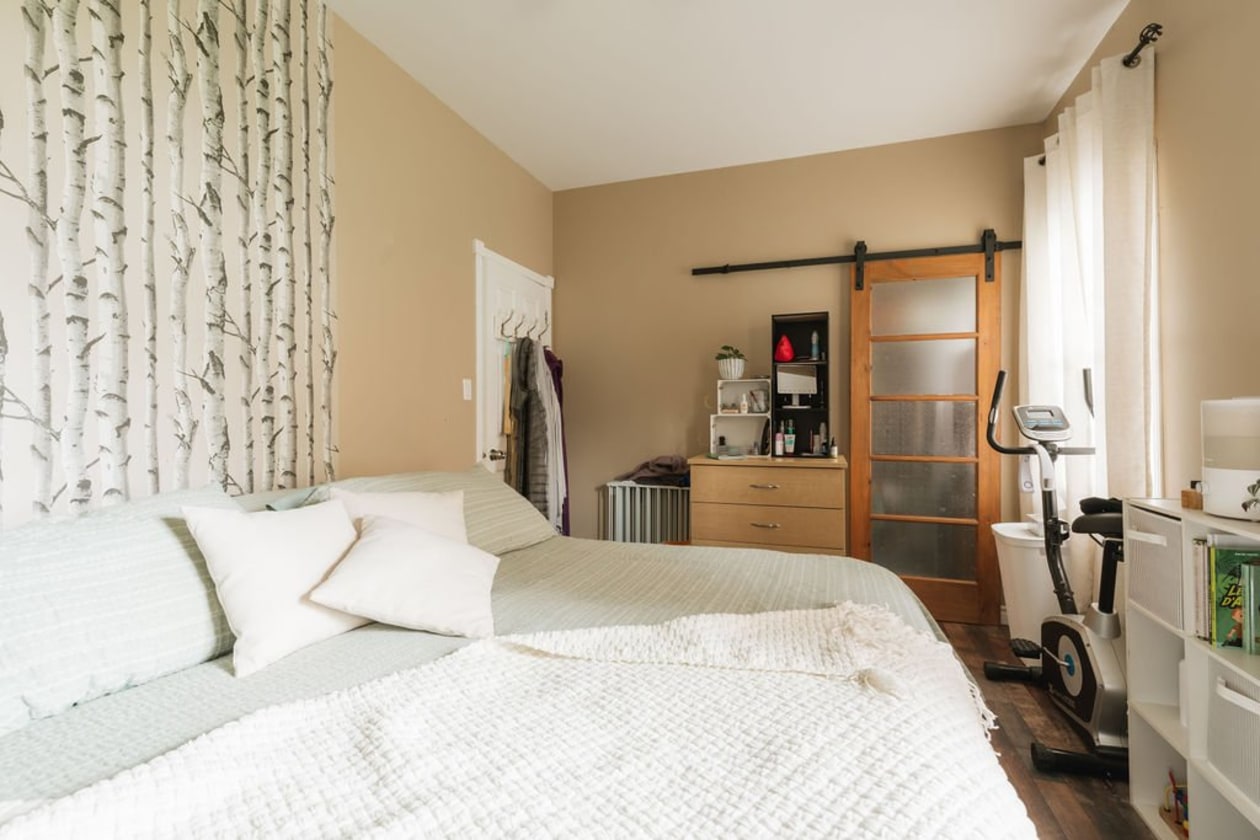 Chambre à coucher — 5911 - 5913 Av. du Pont N., Alma