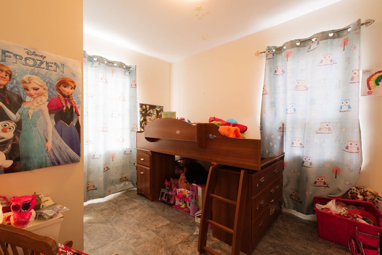 Chambre à coucher — 5911 - 5913 Av. du Pont N., Alma