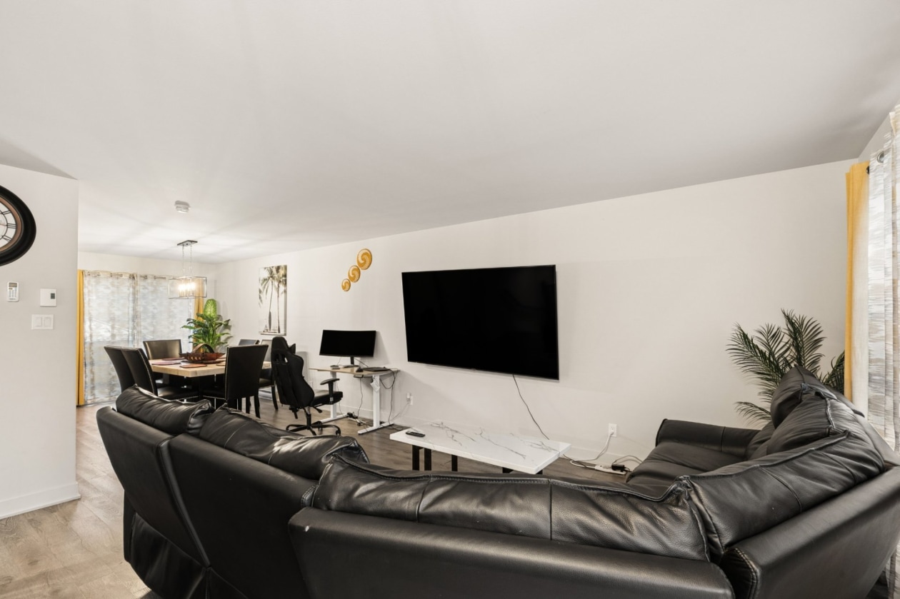 Salon — 438 Rue Édouard-Laberge, Mercier